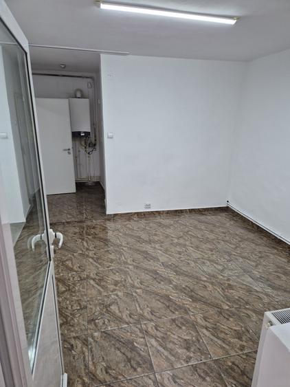Spatiu comercial/ camera de inchiriat - 1