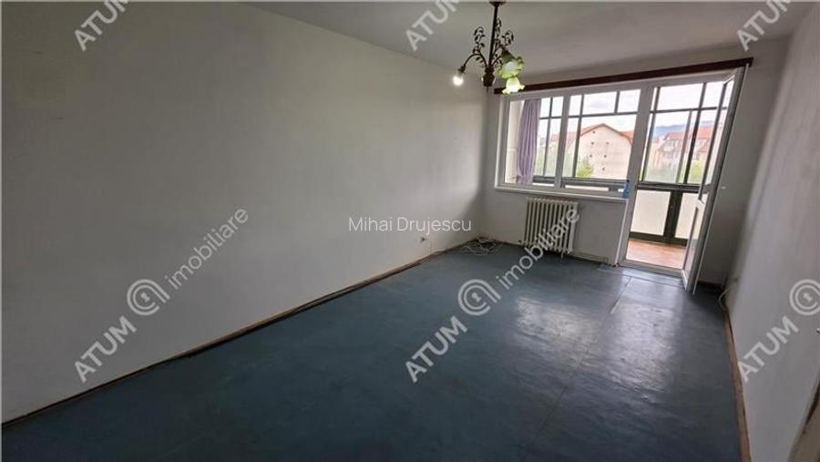 Apartament cu 3 camere decomandate si balcon in zona Rahovei in Sibiu