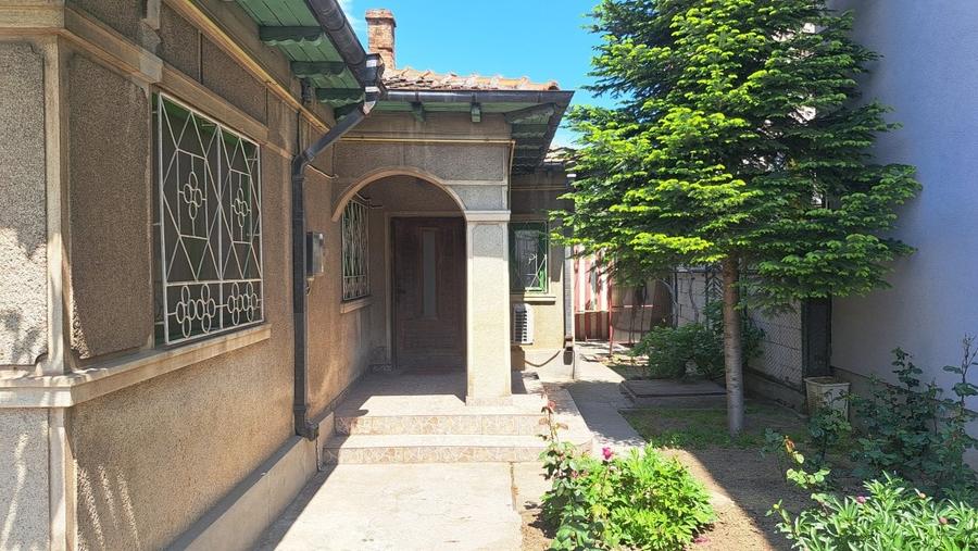 Coiciu - Trocadero - teren 325 mp + casa chirpic si caramida - 1