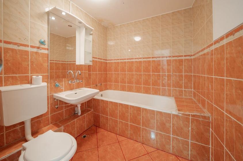 Spatiu comercial/rezidential*Centrala proprie*Parter*Acces stradal*Bloc 1981 - 12