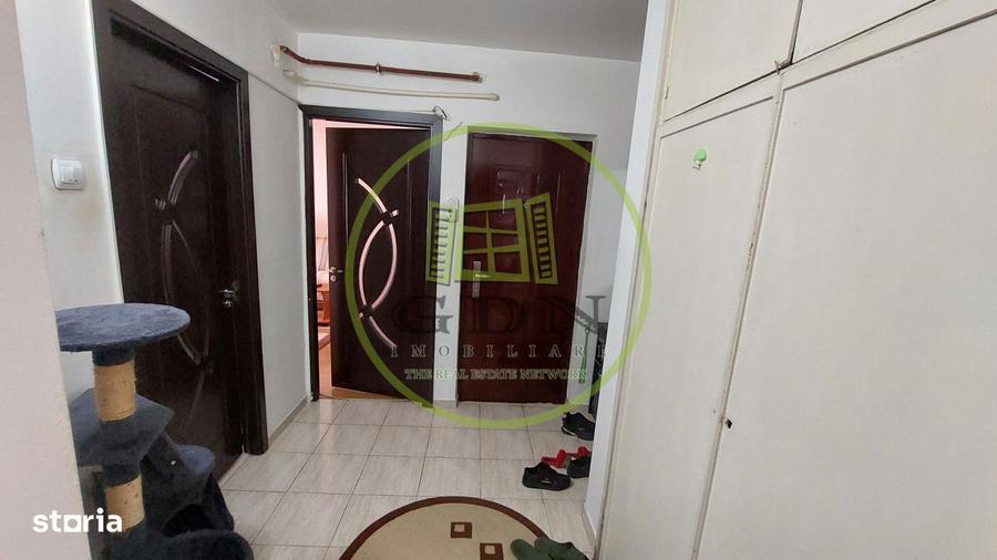 Apartament doua camere decomandat, etajul 1, Cartier Rovine, zona Penn - 1