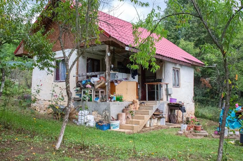 Vand TEREN ?i casa in satul Costeni, comuna Tismana, jude?ul Gorj. - 5