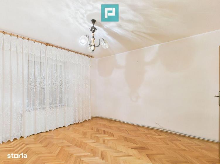 Casa cu 2 corpuri si 5 camere in Livada - 6