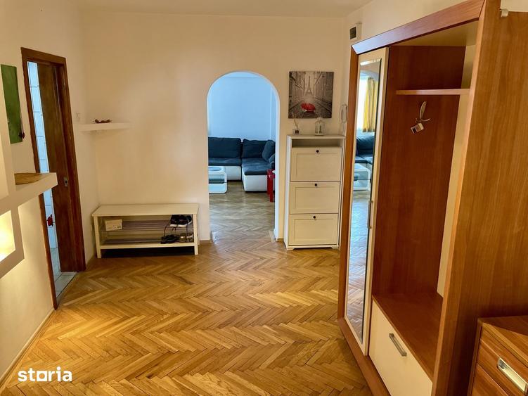 Apartament cu 3 camere în 13 Septembrie