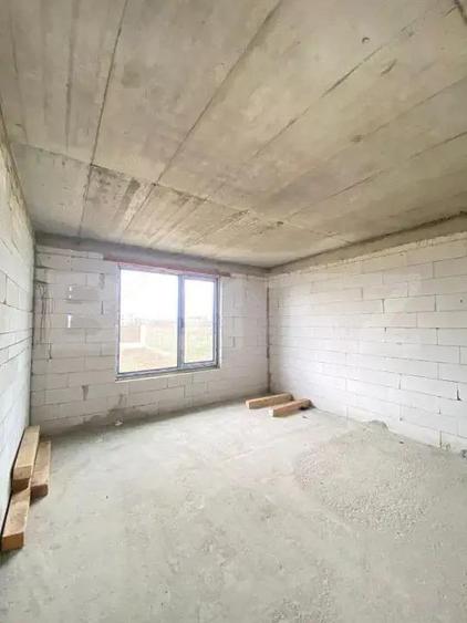 Casa la rosu cu 3 dormitoare,2 bai,141mp - 9