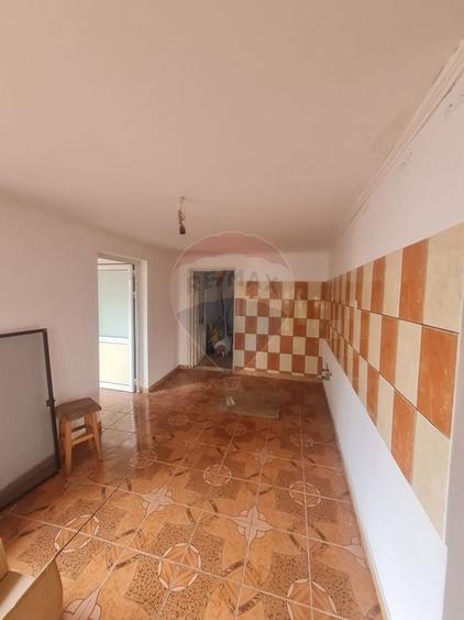 Casa cu 7 camere de vanzare in apropiere de Focsani - 11