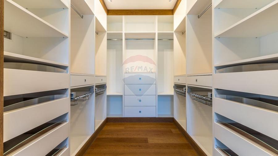 Pret Preferential- Oferta limitata pana la 31 Decembrie - 12