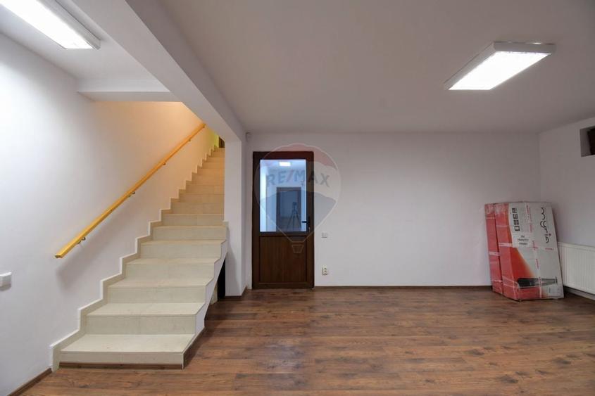 Casa cu 5 camere de inchiriat, zona Becas - 21