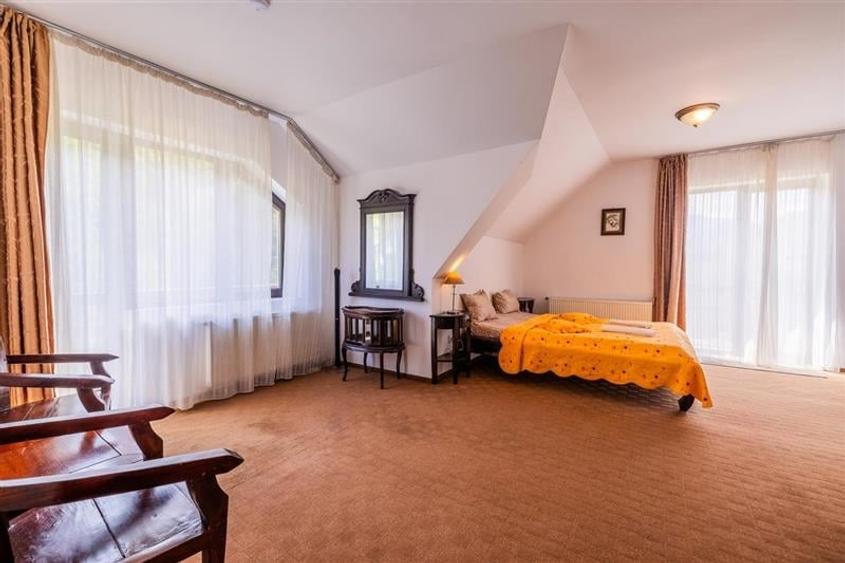 FILM! Complex turistic apreciabil, pe 2.000 mp teren in Cheile Rasnoavei, Brasov - 17