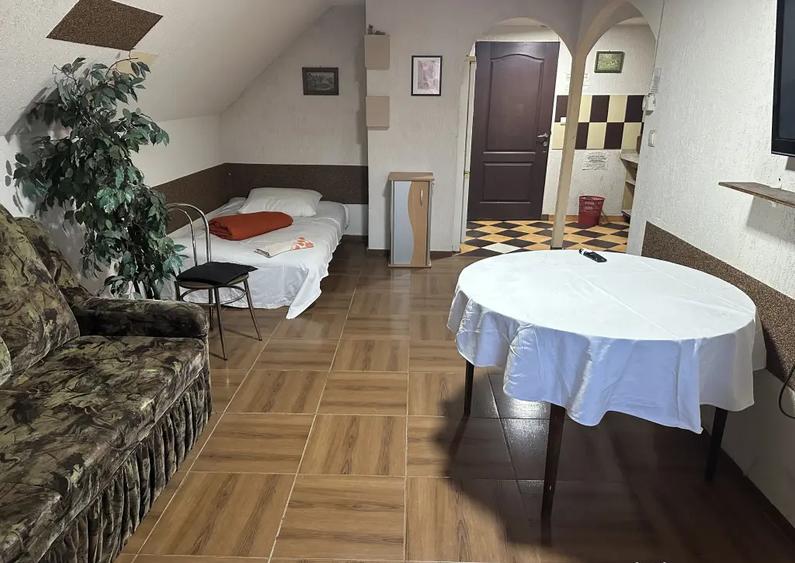 ?? Inchiriez 2 case pentru muncitori capacitate totala 34 locuri - 7