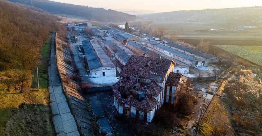 Fosta Ferma a Partidului de la Horgesti - de vanzare - 36