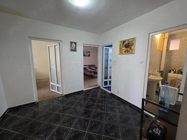De vanzare apartament cu 3 camere, 2 bai ?i balcon, situat ultracentral, etajul 2 - 10