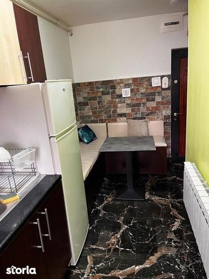 Inchiriez Garsoniera Zona Schoala Nr 8 - 1