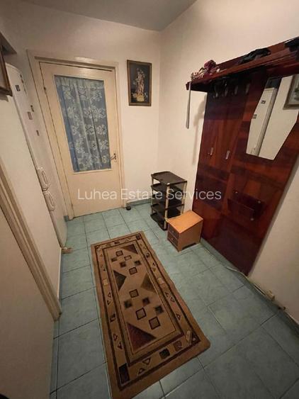 Apartament cu 2 camere in zona cu servicii, Resita, Caras Serverin