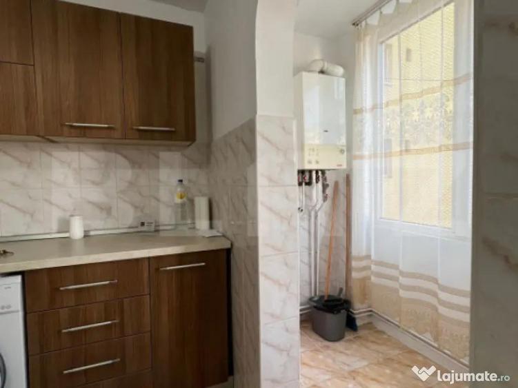 Apartament cu 2 camere, decomandat, zona Micro 3 - 1
