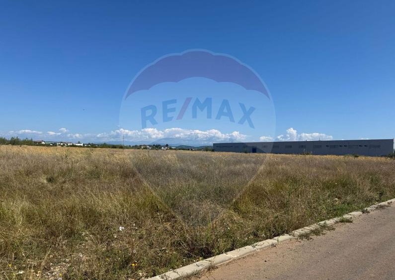 Vanzare teren in zona industriala Targoviste - 1