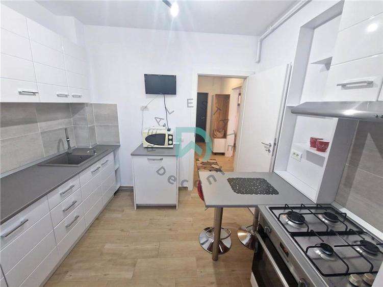 Garsoniera Coresi, mobilata, utila, parcare Tractorul - 8