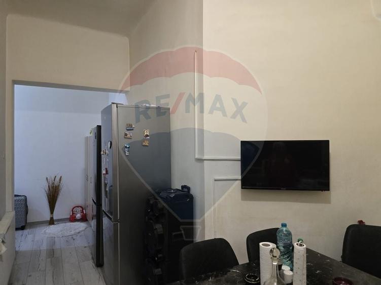 Apartament cu 3 camere de vanzare in zona Central - 13