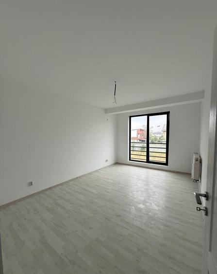 Triplex bine compartimentat, 5 camere si loc de parcare - 4