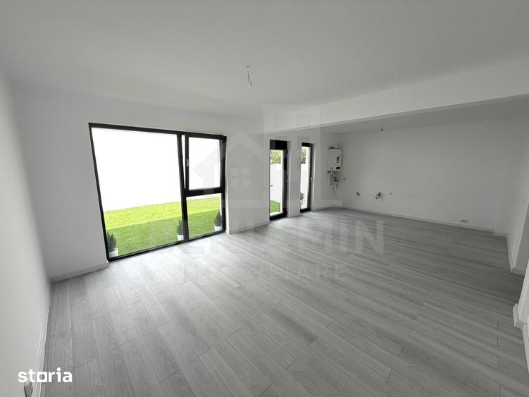 Casă cu 5 camere cu Teren 301 Mp în Cârcea
