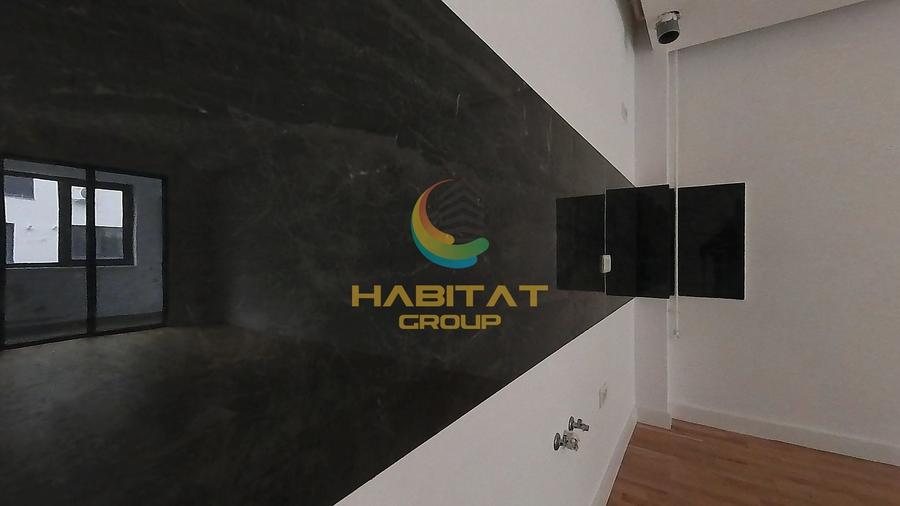 Apartament cu 3 camere semidecomandat în Berceni