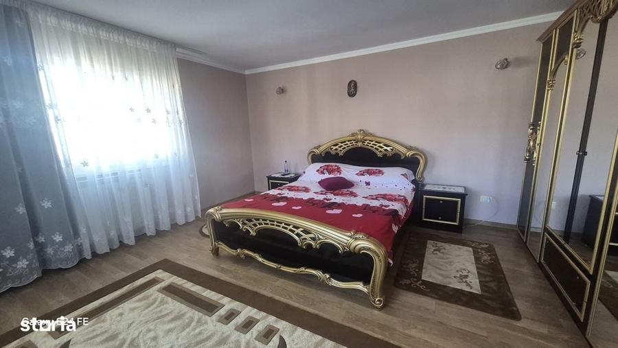 Casă cu 4 camere în Piatra