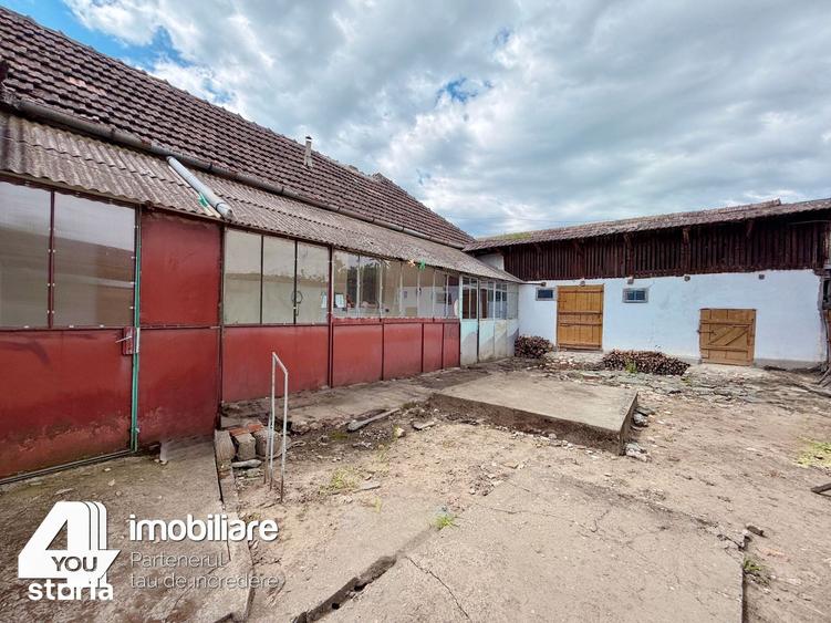 Casă cu 7 camere cu Teren 864 Mp în Târnova