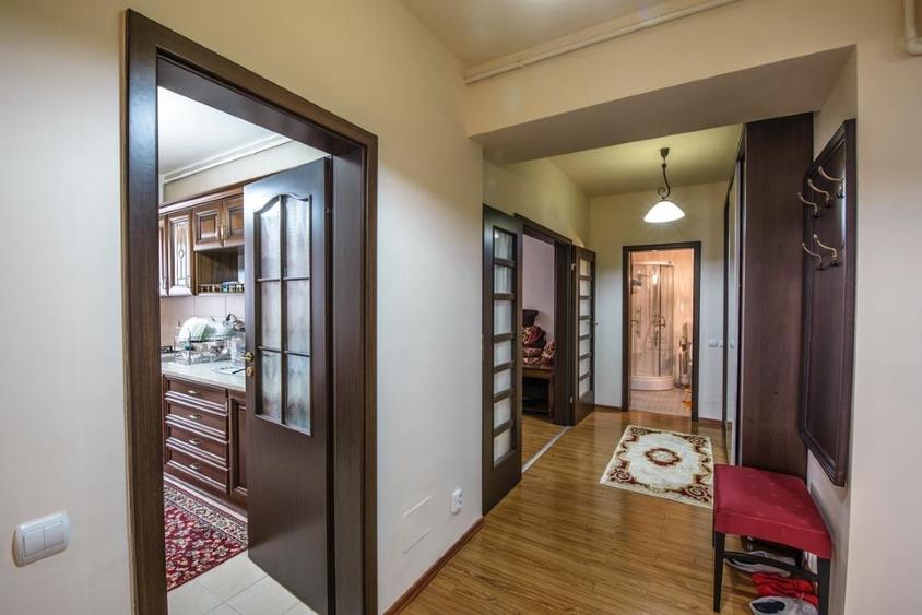 Apartament cu 3 camere decomandat, mobilat în Central