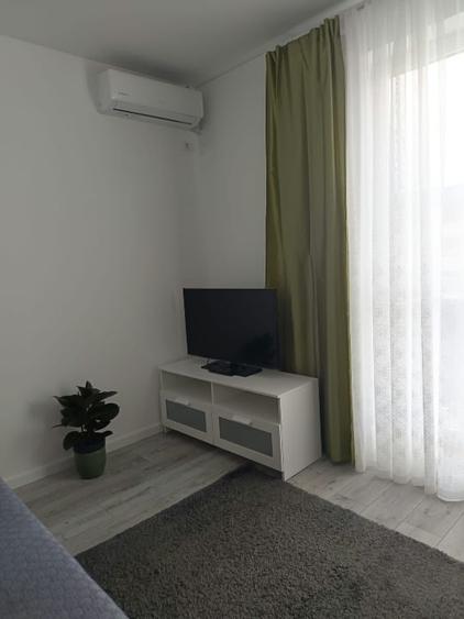Apartament cu 2 camere decomandat, mobilat în Central