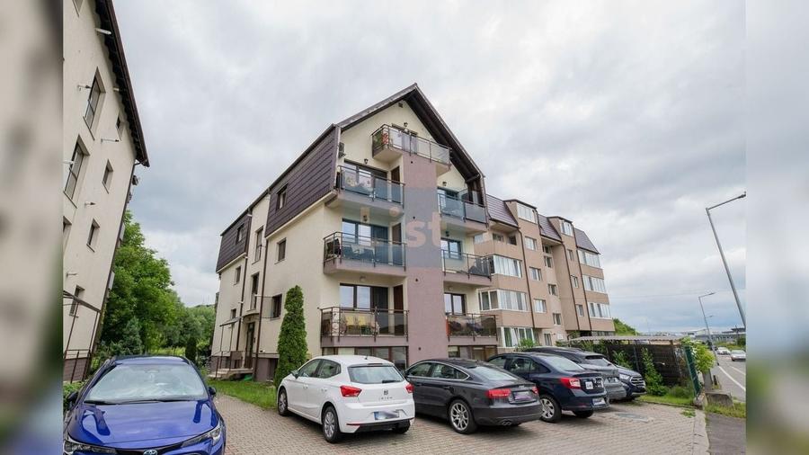 Apartament cu 3 camere semidecomandat, mobilat în Florești