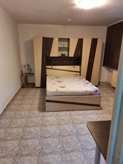 Garsonieră decomandată în Colentina