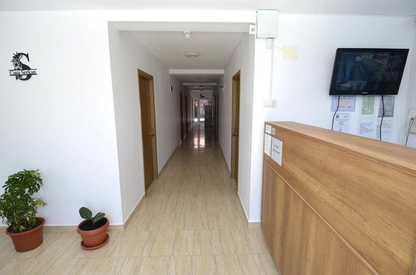 Casă individuală cu 24 camere cu Canalizare în Central