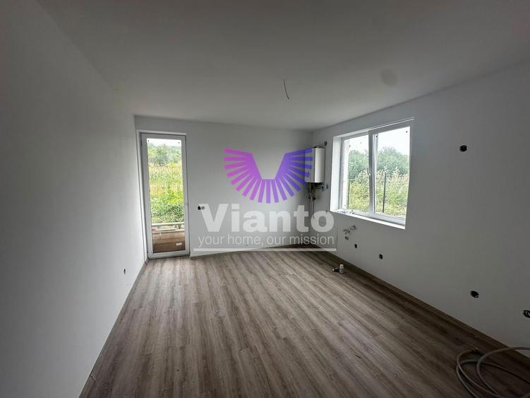 Duplex cu 5 camere cu Canalizare în Exterior Vest