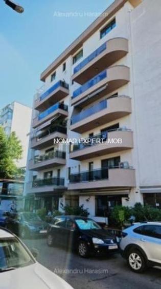 Apartament cu 3 camere în P-ța Victoriei