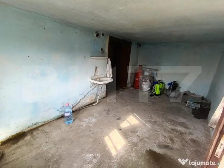 Casă cu 2 camere cu Teren 3350 Mp în Central