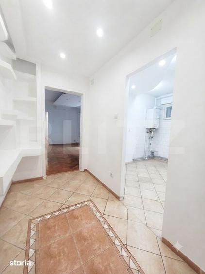 Apartament cu 3 camere semidecomandat în Bucovina