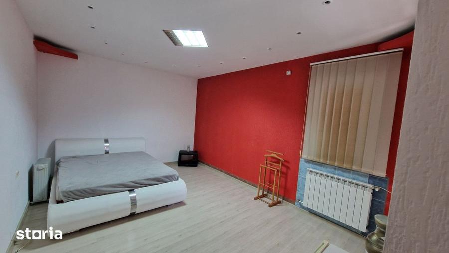 Casă cu 8 camere cu Teren 200 Mp în Sălaj
