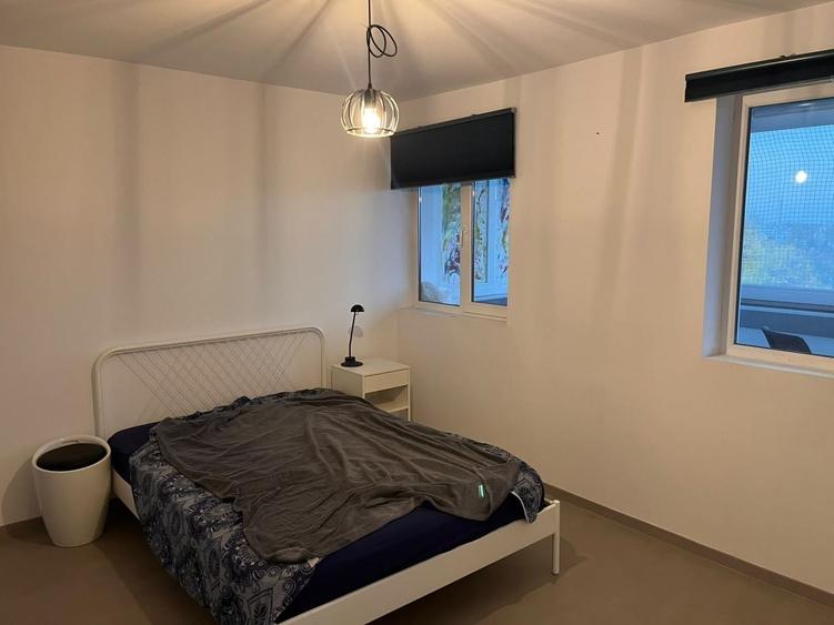 Apartament cu 3 camere semidecomandat, mobilat în Victoriei