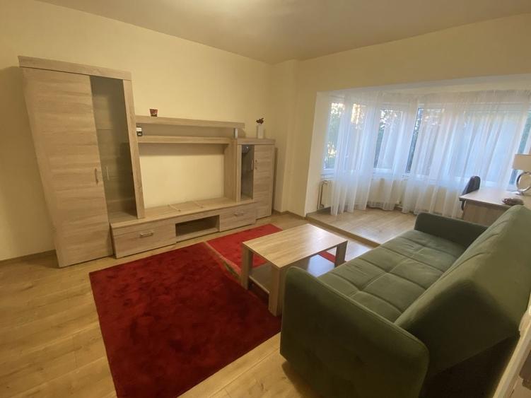 Apartament cu 2 camere decomandat în Centrul Civic