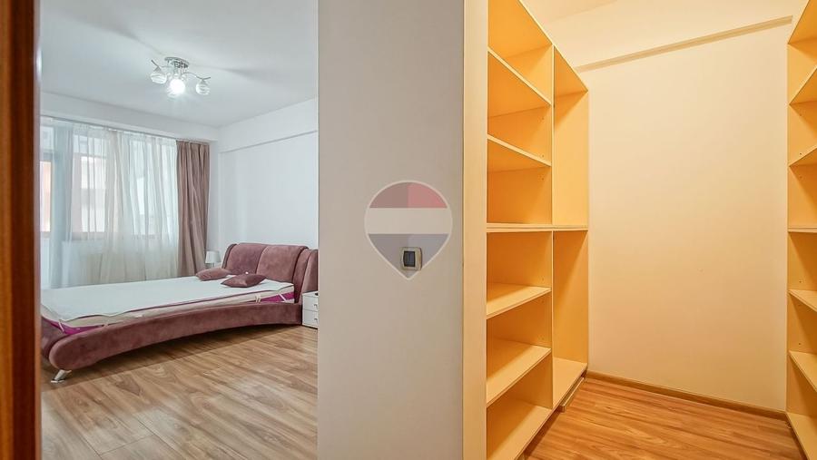 Apartament cu 2 camere decomandat, mobilat în Tractorul