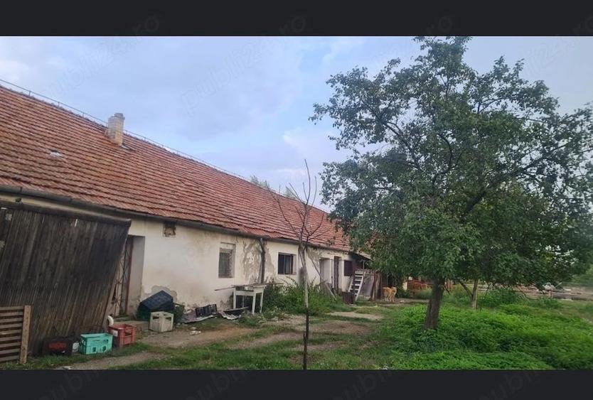 Spațiu comercial, de 1,000 mp, în Central