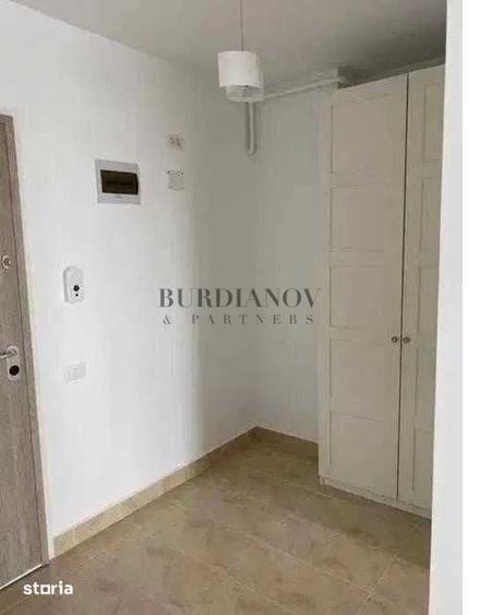 Garsonieră în Titan