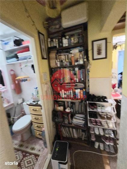 Apartament cu 3 camere decomandat în Est