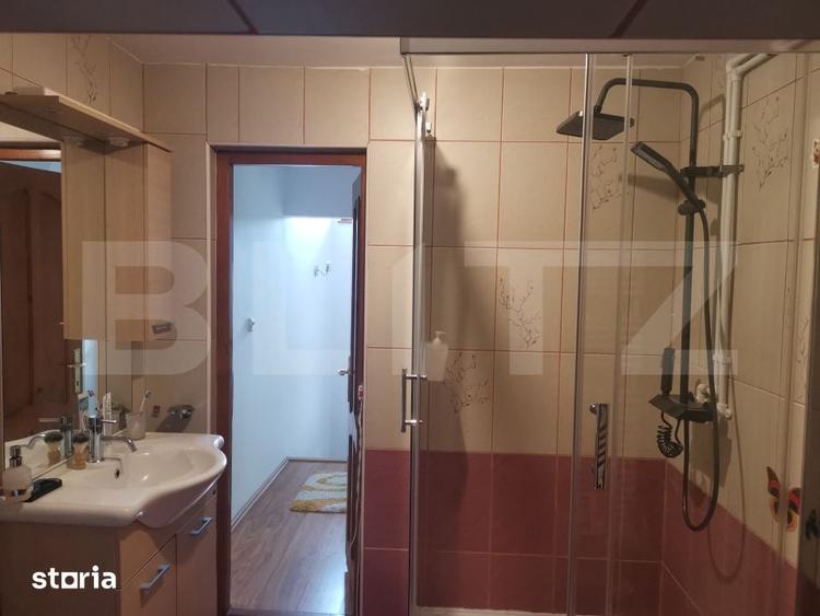 Casă cu 5 camere cu Teren 6700 Mp în Central