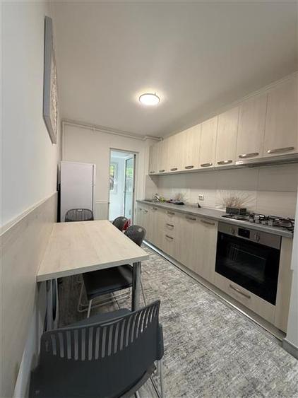 Apartament cu 2 camere semidecomandat în Tractorul
