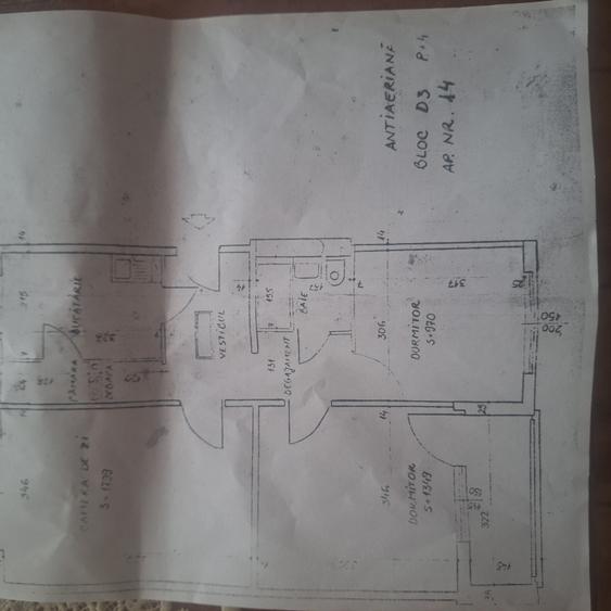 Apartament cu 3 camere decomandat în Mărgeanului