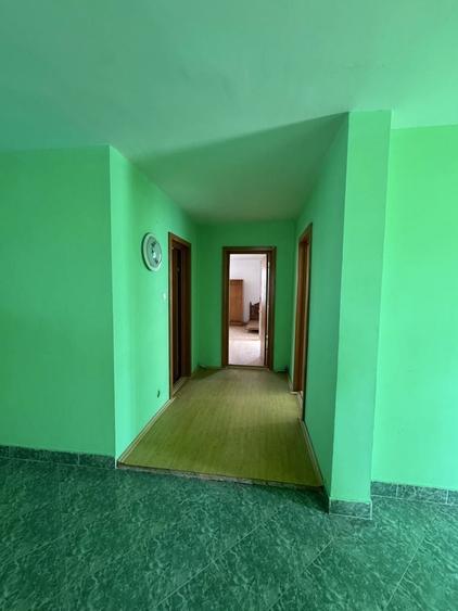 Casă cu 4 camere în Slatina