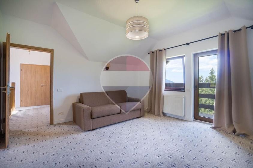Hotel/Pensiune, de 408 mp, în Fundata