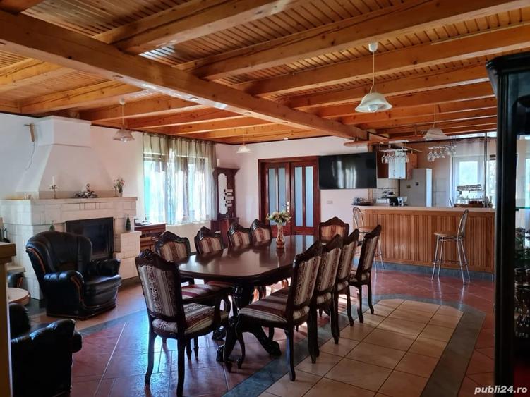 Casă cu 6 camere cu Teren 1000 Mp în Marga