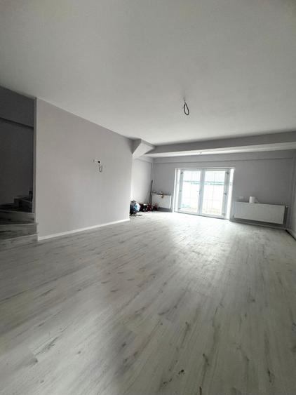 Casă individuală cu 5 camere cu Canalizare în Bragadiru